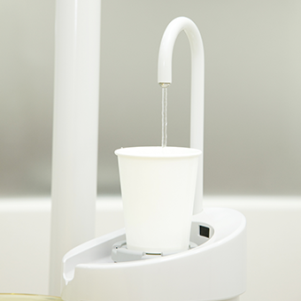 飛沫感染予防のため患者様にうがい薬によるうがい